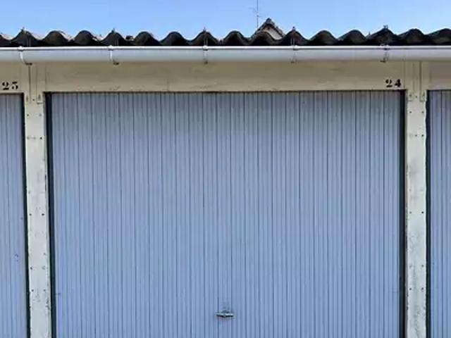 Garage location à Le Houlme, Seine-Maritime