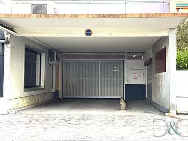 Garage vente à Arrondissement de Toulon, Le Lavandou