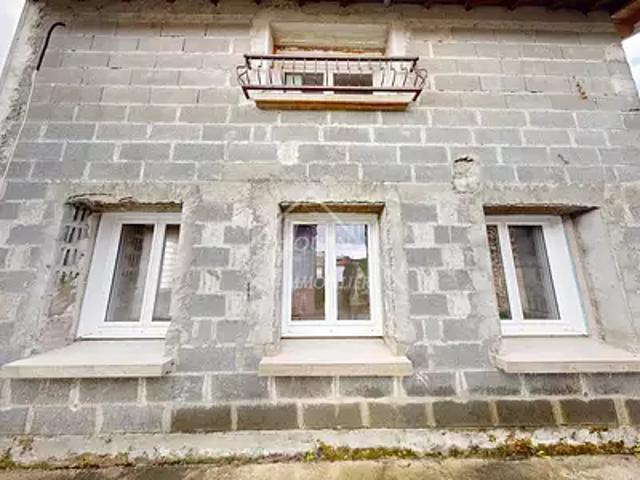 Maison vente à Le Mayet-d'École, Allier
