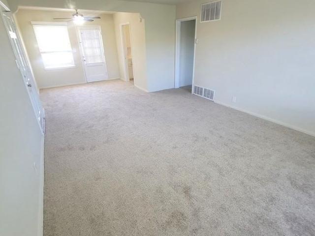 Apartment for rent in Long Beach, California
