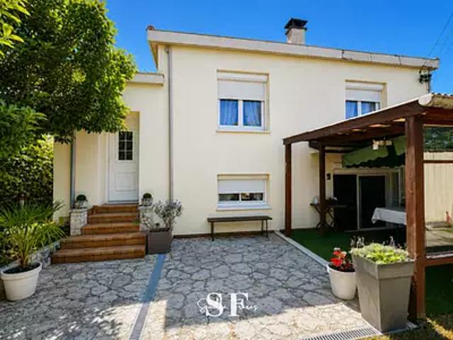 Maison vente à Magnan, Le Passage