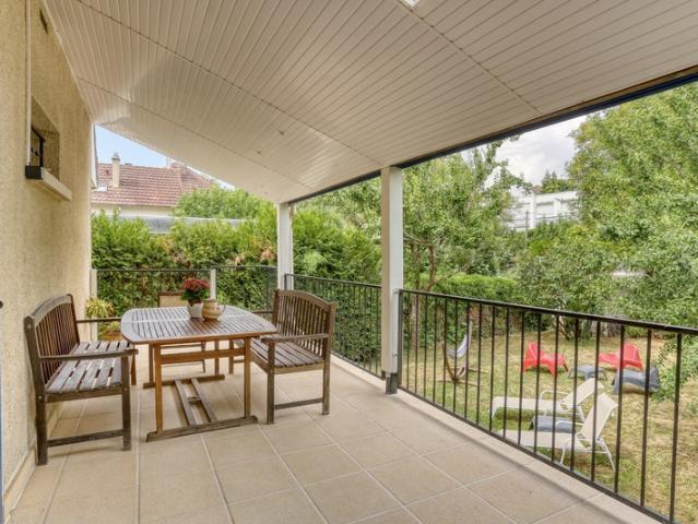 Maison vente à Saint-Germain-en-Laye, Le Pecq