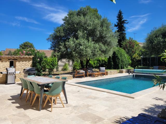 Ferme vente à Nîmes, Arpaillargues-et-aureillac