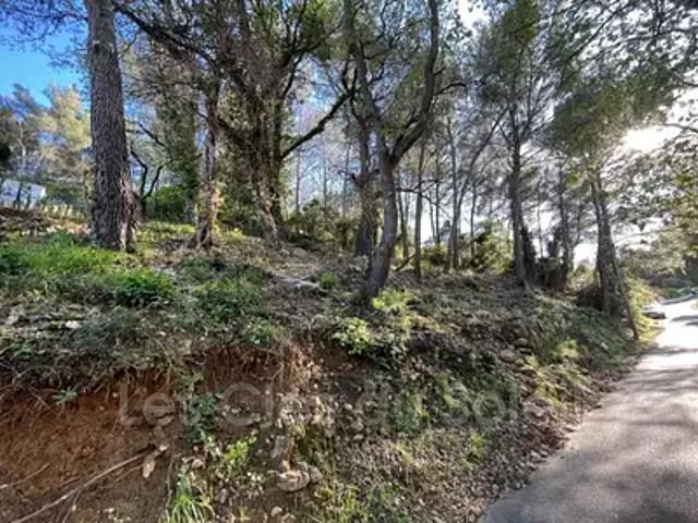 Terrain vente à Arrondissement de Toulon, Le Revest-les-eaux