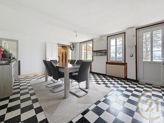 Maison vente à Rouen, Le Trait