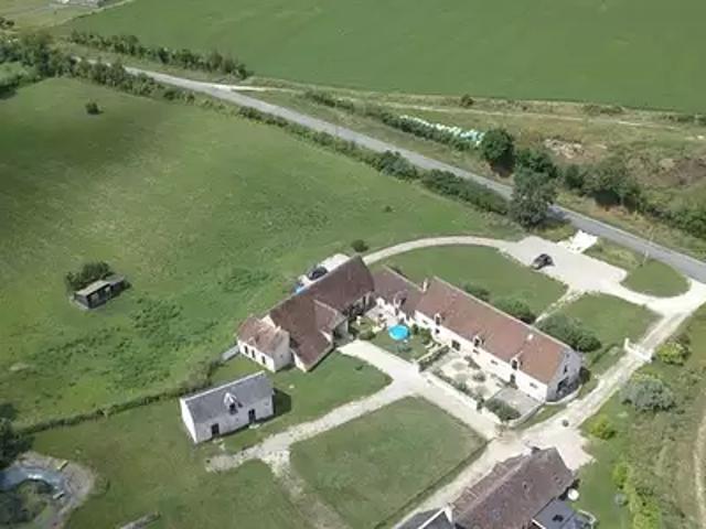 Maison vente à Châteauroux, Le Tranger
