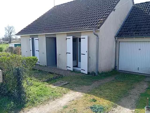 Maison location à Les Aubrys, Le Veurdre