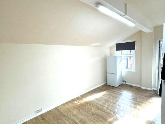 Studio for rent in Leyton, Greater London