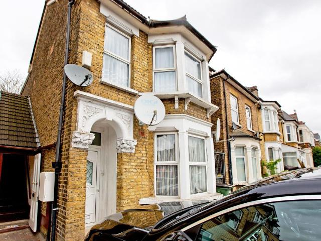 Apartment for rent in Leyton, Greater London