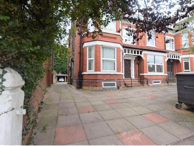 Studio for rent in Heaton Moor, Greater Manchester