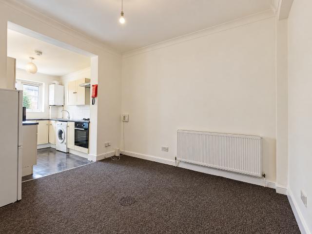 Apartment for rent in Little Ilford, Greater London