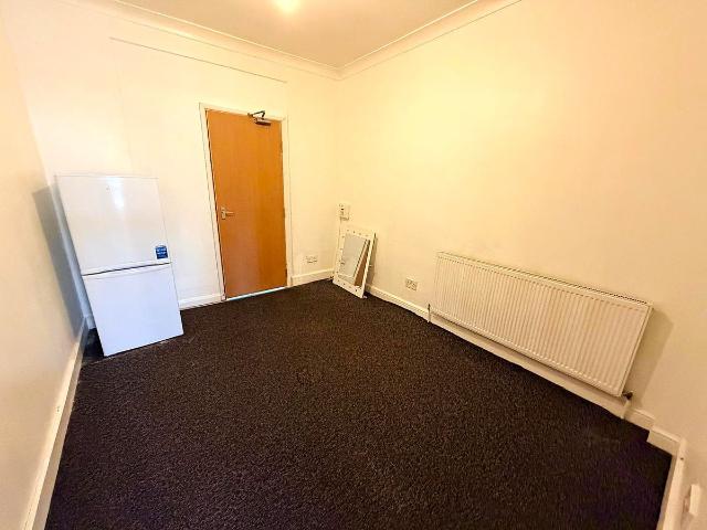 Apartment for rent in Little Ilford, Greater London