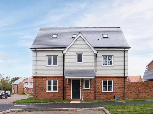 House for rent in Hart, Hampshire