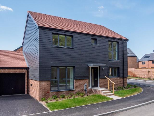 House for rent in Perryfields, West Sussex