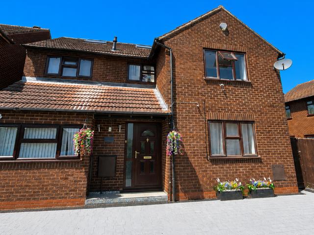 Room for rent in Great Holm, Milton Keynes