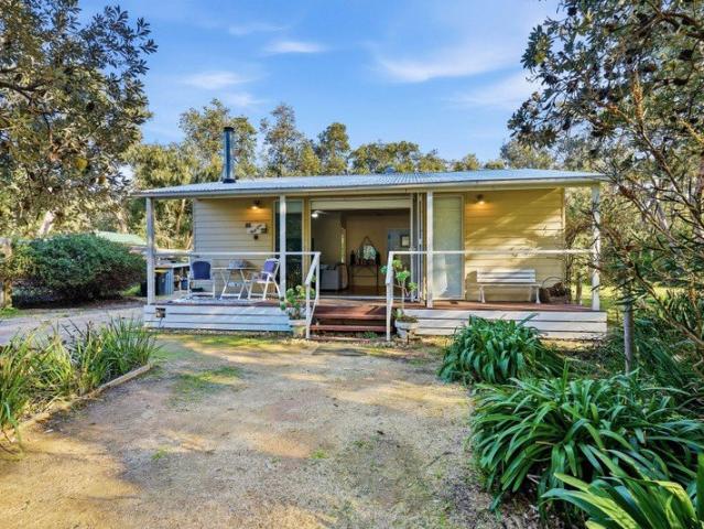 House for sale in Victoria