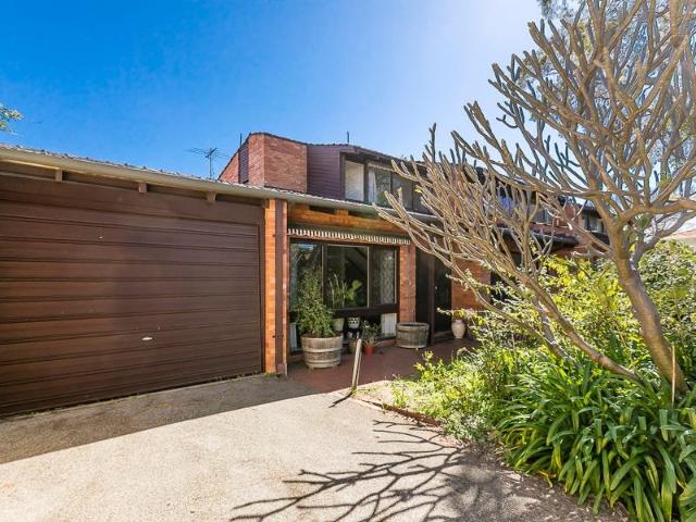 Townhouse for rent in Claremont, Western Australia