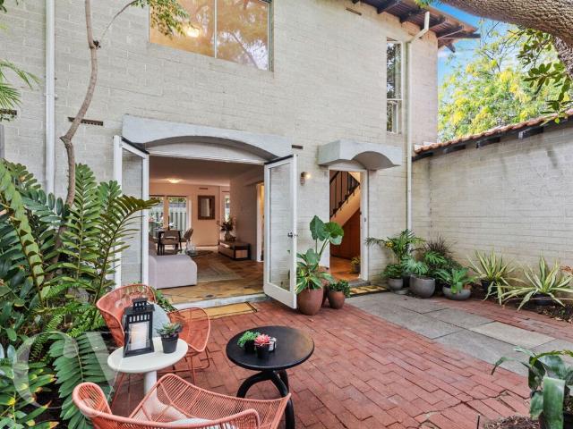 Townhouse for sale in Claremont