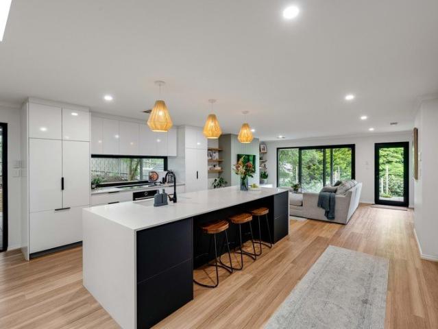 House for sale in Crafers, Adelaide Hills Council