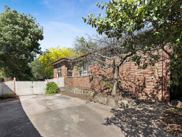 House for sale in Painted Hills Estate, Melbourne