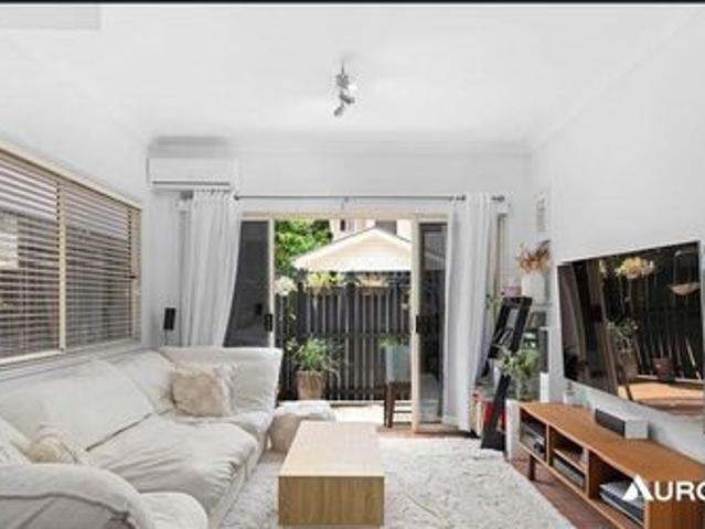 Townhouse for rent in Toombul, Queensland