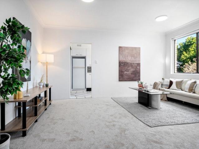 Apartment for sale in Lower North Shore, Sydney