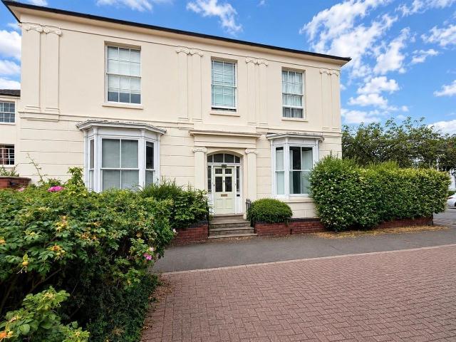 Apartment for rent in Sydenham, Green Close