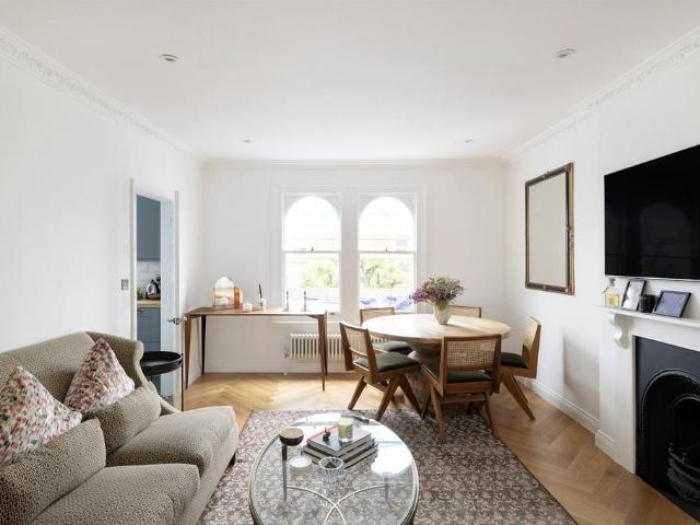 Apartment for rent in Maida Hill, Greater London