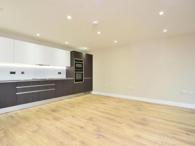 Apartment for rent in Guildford Park, Guildford