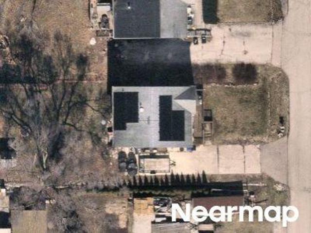 House for sale in Mchenry, Illinois