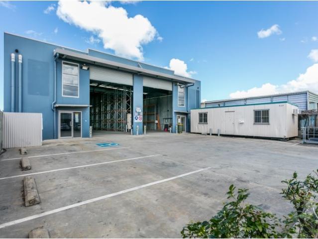 Warehouse for rent in Toombul, Queensland
