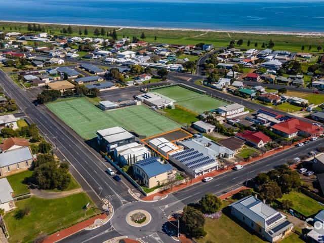Warehouse for rent in Kingston Se, South Australia