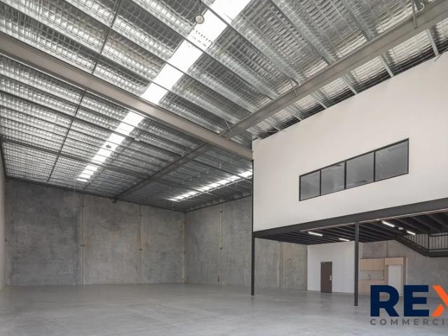 Warehouse for rent in Toombul, Queensland