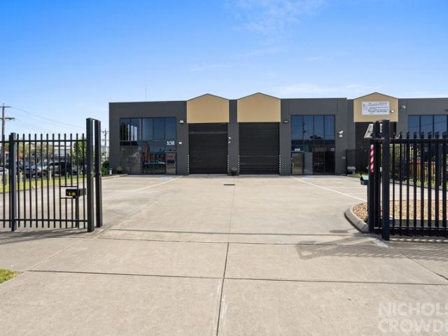 Warehouse for rent in Seaford, Melbourne