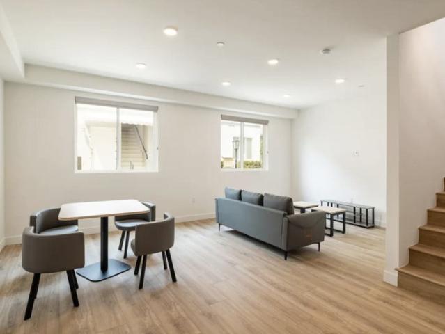 Room for rent in Canoga Park, California