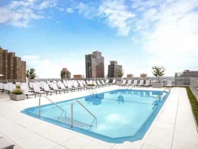 Room for rent in Arverne, New York