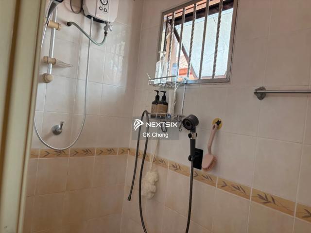 Residential House for sale in Sibu Laut