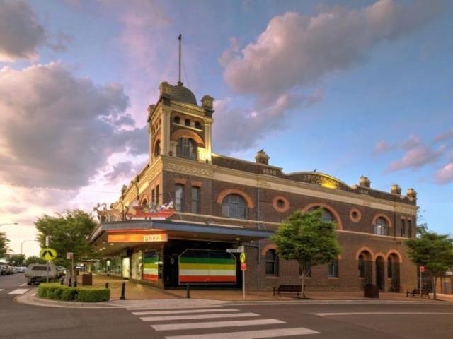 Retail for rent in North Hill, Armidale
