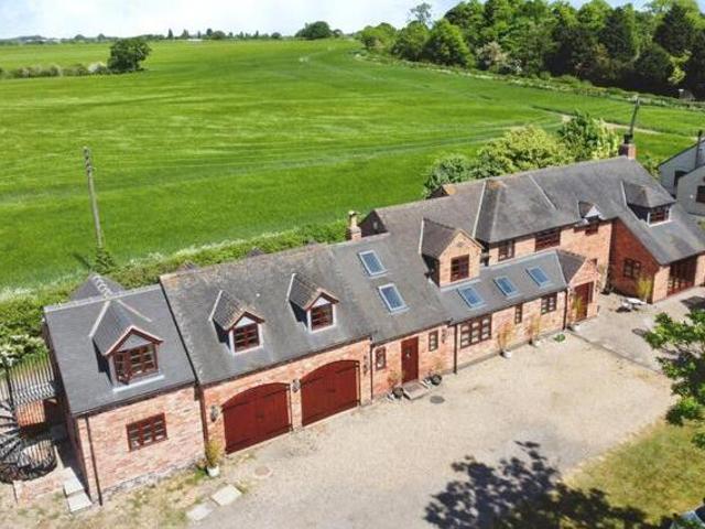 House for sale in Camp Hill, Warwickshire