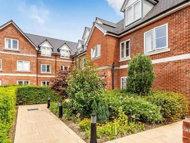 House for sale in Pachesham Park, Surrey