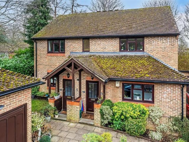 Apartment for rent in Ashtead, Mole Valley