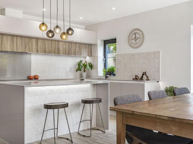 House for rent in Pachesham Park, Surrey
