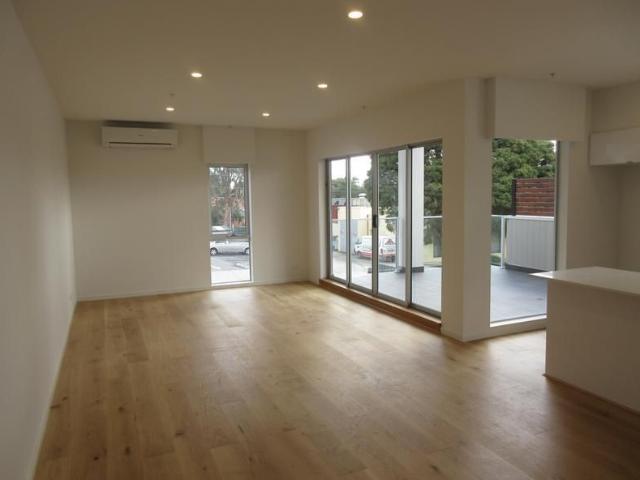 Apartment for rent in Ringwood East Shopping Centre, Melbourne