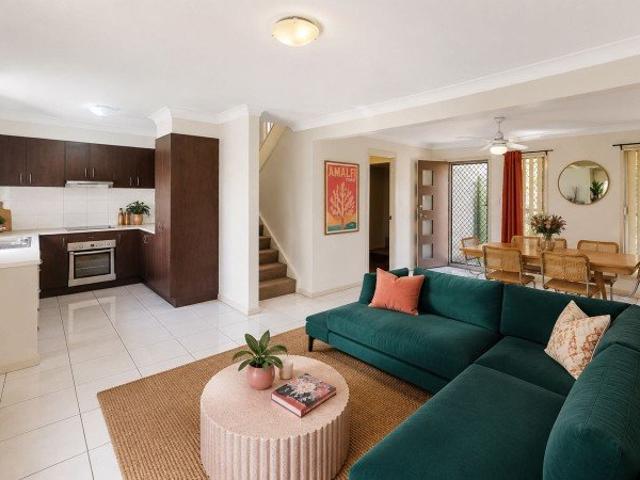 Townhouse for sale in Toombul, Queensland