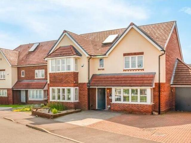 House for sale in North Watford, Hertfordshire