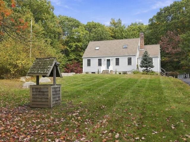 House for sale in Hingham Center, Hingham