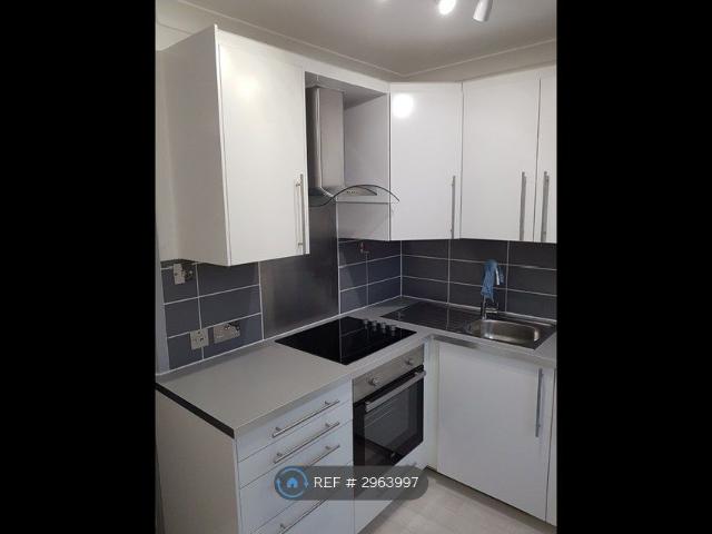 Apartment for rent in London Borough of Croydon, Addiscombe