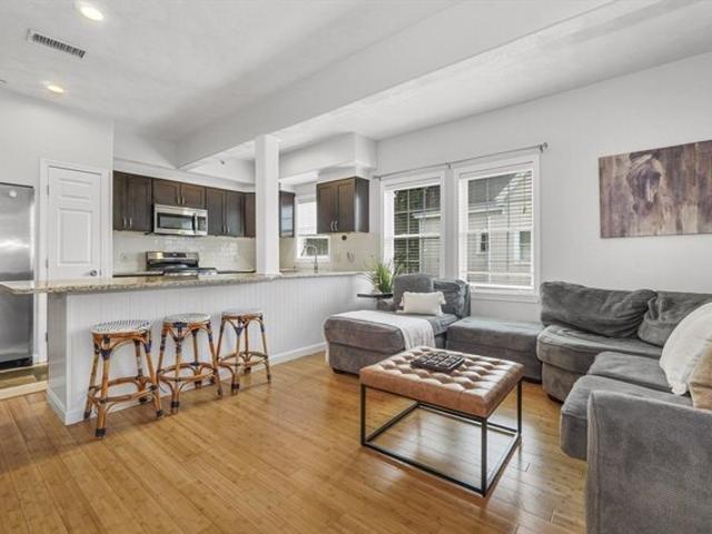 Condo for sale in Melrose