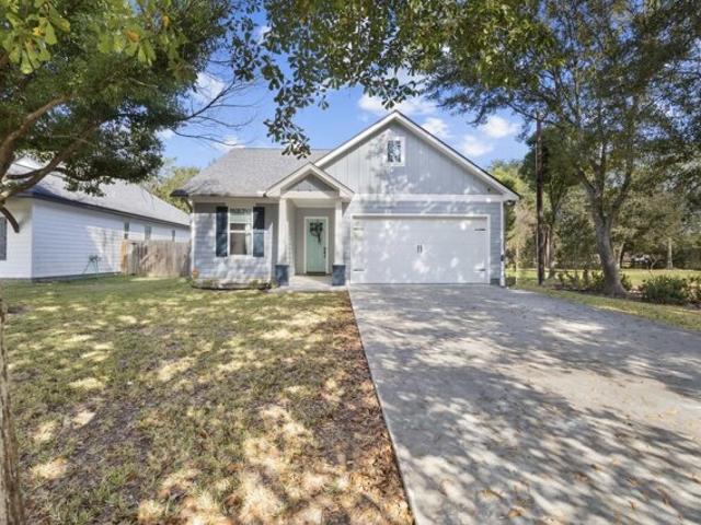 House for sale in Bridge City, Texas