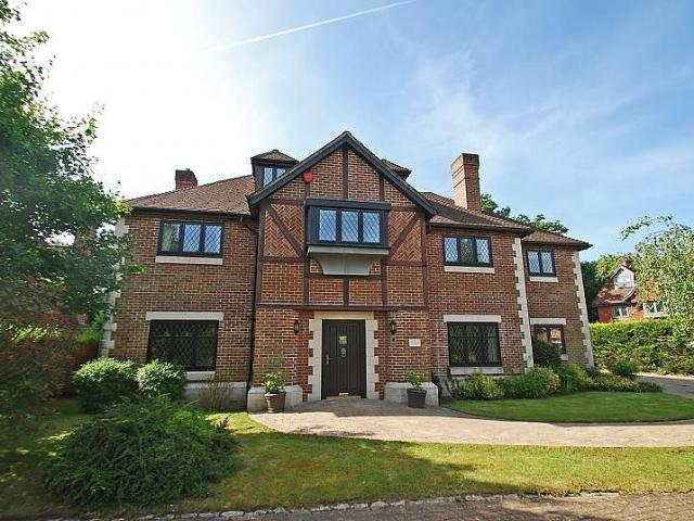 House for rent in Beaconsfield, Knotty Green